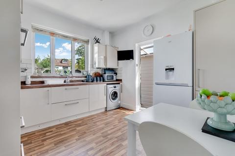 146 Meadow Walk, Epsom, KT19 0BA