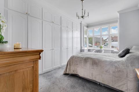 146 Meadow Walk, Epsom, KT19 0BA