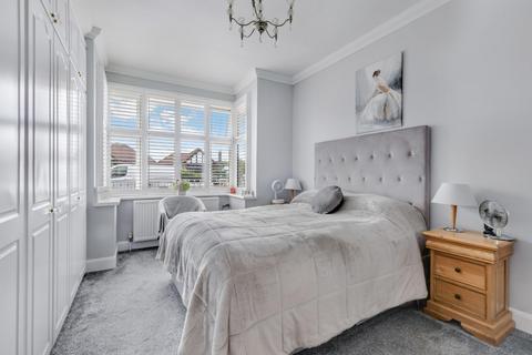 146 Meadow Walk, Epsom, KT19 0BA