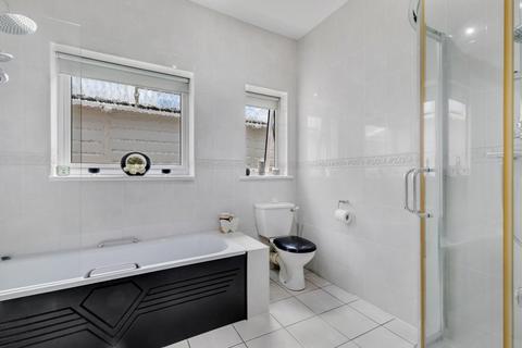 146 Meadow Walk, Epsom, KT19 0BA