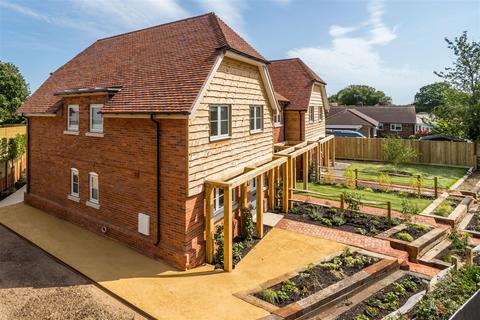 3 bedroom end of terrace house for sale, 3 Claytons Corner, Birdham