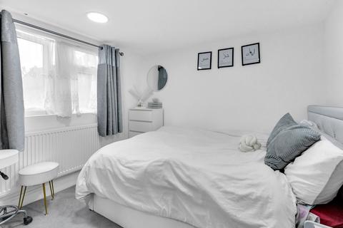 25 Langdon Road, London, E6 2QB