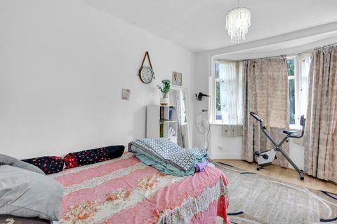 25 Langdon Road, London, E6 2QB