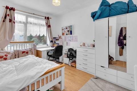25 Langdon Road, London, E6 2QB