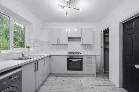 9 Abbey Bridge, Nottingham, NG7 2NH