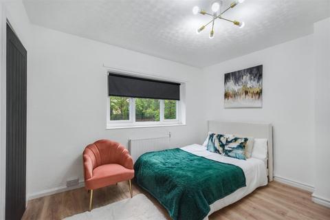 9 Abbey Bridge, Nottingham, NG7 2NH