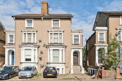 Whitehorse Lane, London, SE25