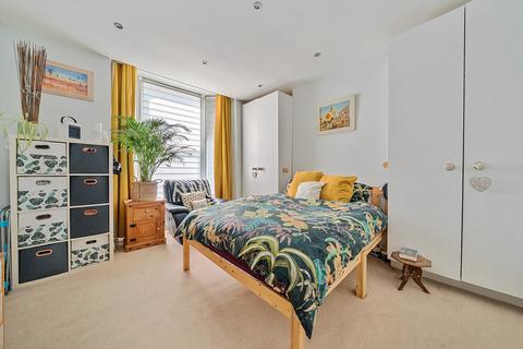undefined, Whitehorse Lane, London, SE25