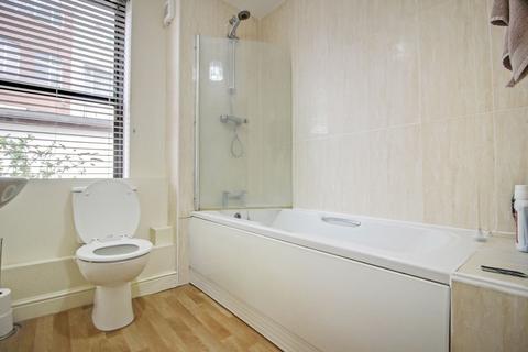 2 bedroom apartment to rent, Little London Court, Swindon SN1