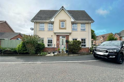 Hawthorn Drive, Thornton FY5