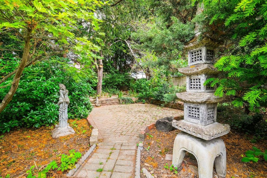 85 Highwood Gardens-29 web.jpg