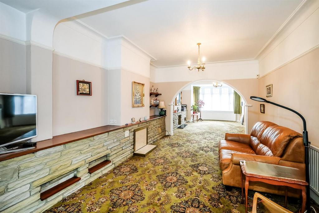 85 Highwood Gardens-18 web.jpg