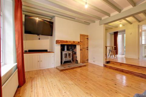 2 bedroom house to rent, East End, Beverley