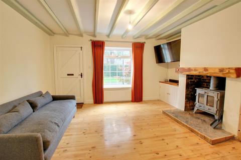 2 bedroom house to rent, East End, Beverley