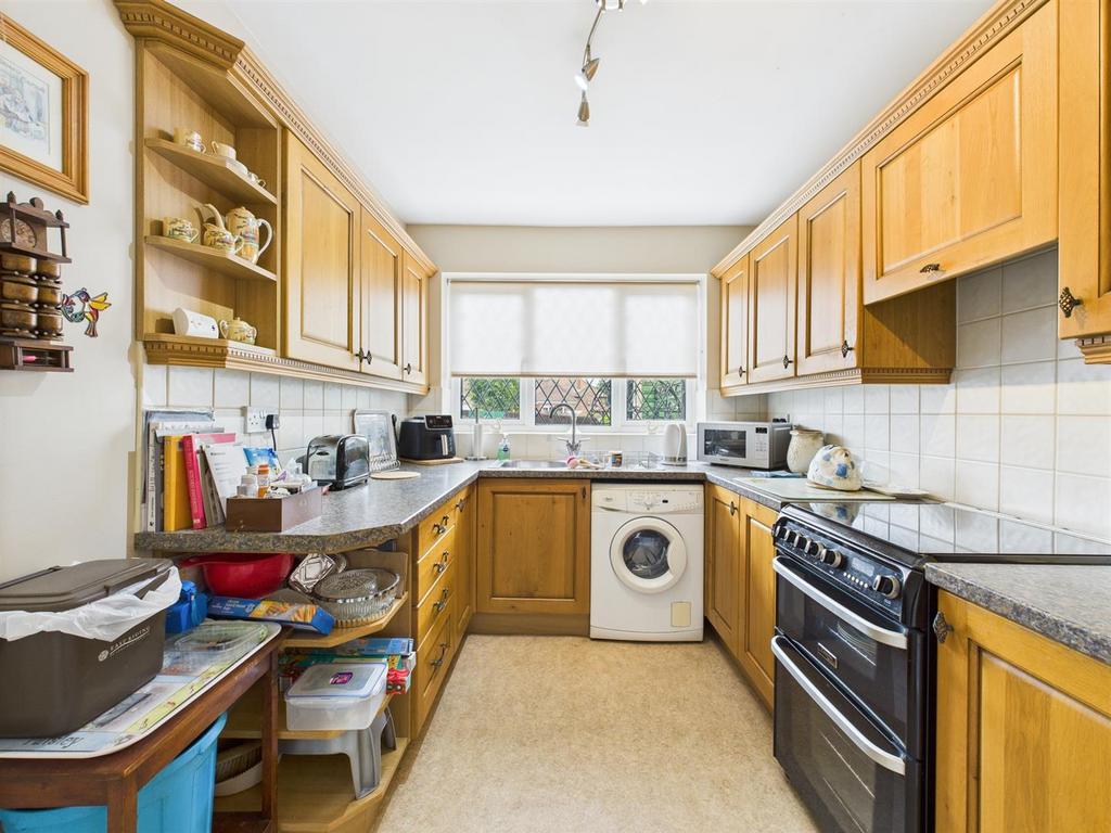 Kitchen: