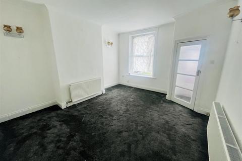 2 bedroom end of terrace house for sale, George Street, Huddersfield HD4