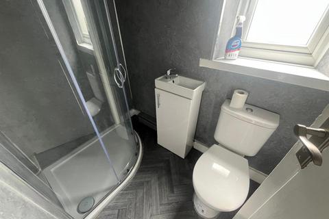 2 bedroom end of terrace house for sale, George Street, Huddersfield HD4