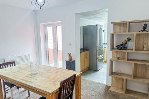 2 bedroom mews for sale, Laycock Avenue, Bolton, Greater Manchester, BL2 3AL