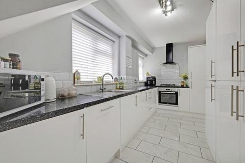 15 Battleswick, Basildon, SS14 3JZ