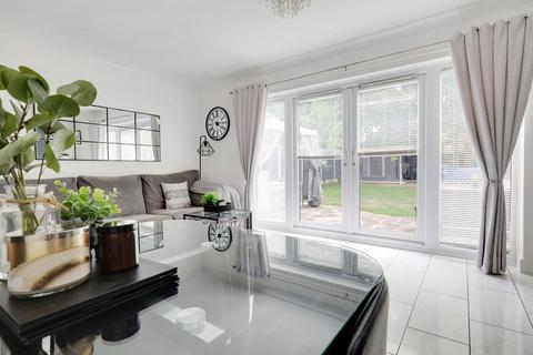 15 Battleswick, Basildon, SS14 3JZ