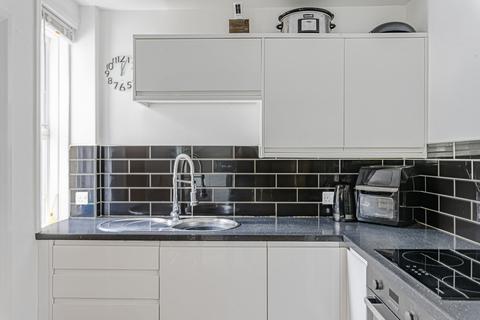 17 Commonside, Keston, BR2 6BP