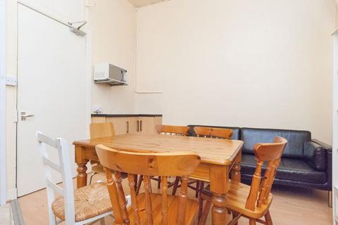 undefined, 1880L – East Preston Street, Edinburgh, EH8 9QA