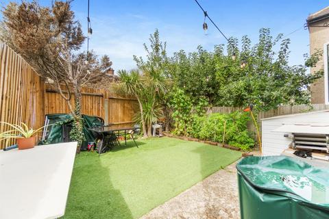 1 bedroom flat for sale, Helder Grove, London SE12