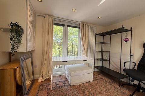 undefined, Eastcote Avenue, Greenford UB6