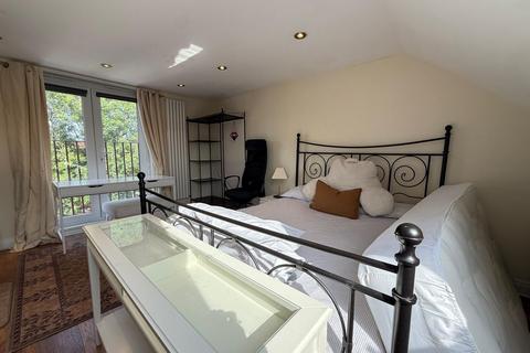 undefined, Eastcote Avenue, Greenford UB6