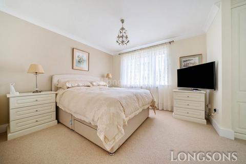 2 Bengeys Road, Necton, Swaffham, PE37 8LZ