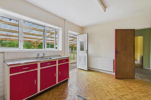 2 bedroom detached bungalow for sale, Rectory Road, Upton-Upon-Severn