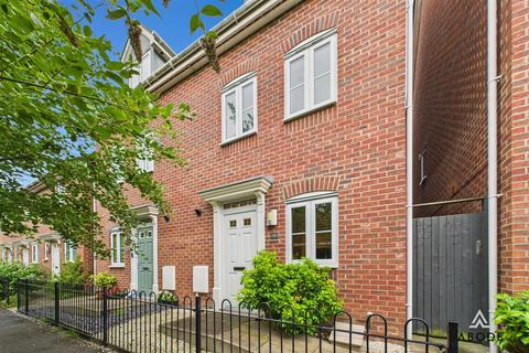 3 bedroom semi-detached house for sale, Saw Mill Way, Burton-On-Trent DE14
