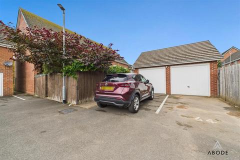 3 bedroom semi-detached house for sale, Saw Mill Way, Burton-On-Trent DE14