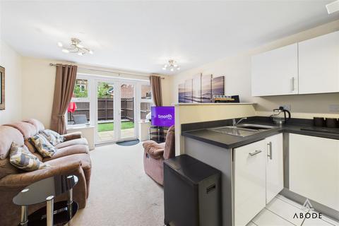 3 bedroom semi-detached house for sale, Saw Mill Way, Burton-On-Trent DE14