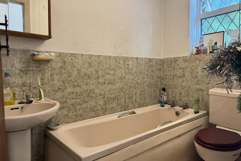 2 bedroom detached house for sale, Heol Gwys, Upper Cwmtwrch, Swansea.