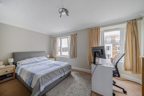 2 bedroom flat for sale, King & Queen Wharf, Rotherhithe Street, Surrey Quays, London, SE16