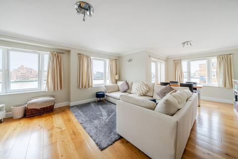 2 bedroom flat for sale, King & Queen Wharf, Rotherhithe Street, Surrey Quays, London, SE16