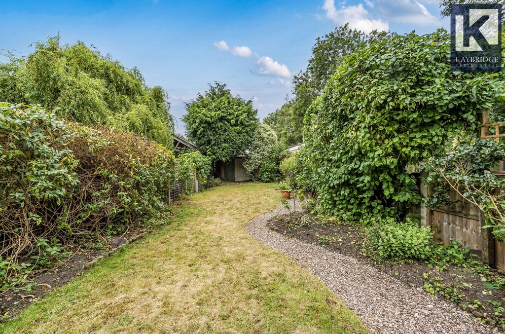 Elm Road, Epsom - KT17 2 EU