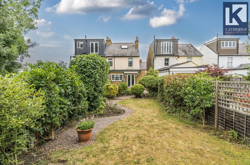 Elm Road, Epsom - KT17 2 EU