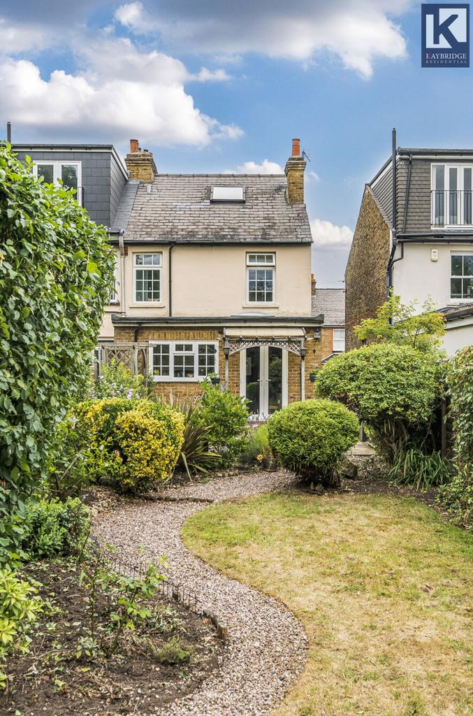 Elm Road, Epsom - KT17 2 EU