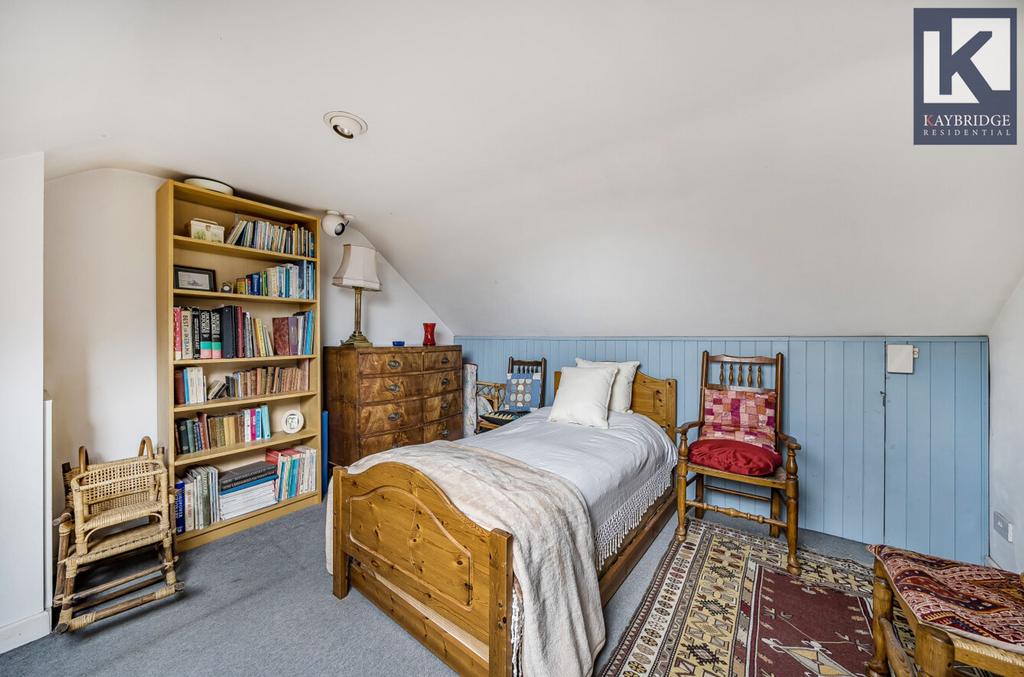 Elm Road, Epsom - KT17 2 EU