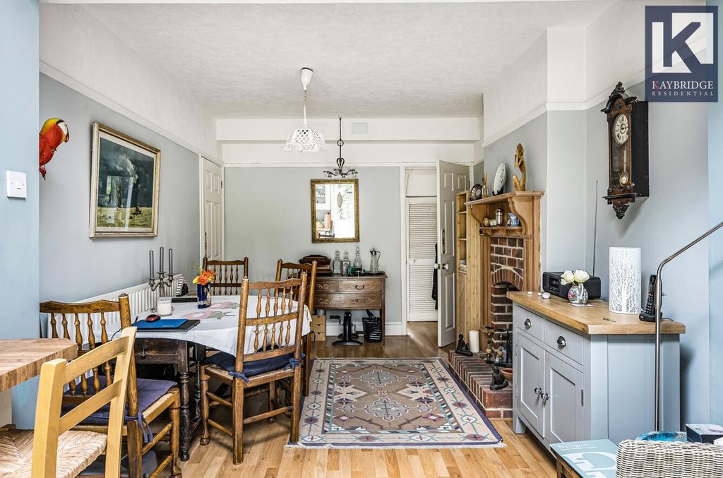 Elm Road, Epsom - KT17 2 EU