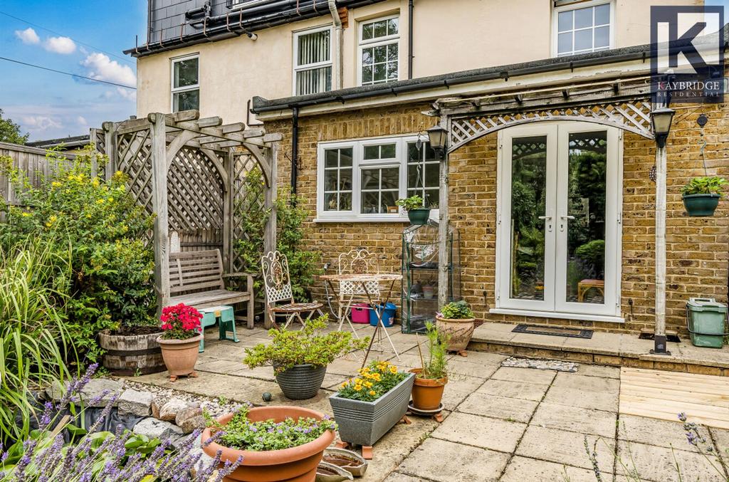 Elm Road, Epsom - KT17 2 EU