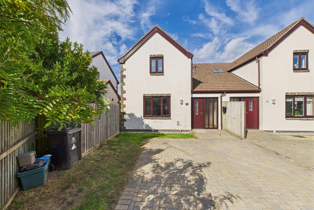 Three bedroom home in sought after village locati