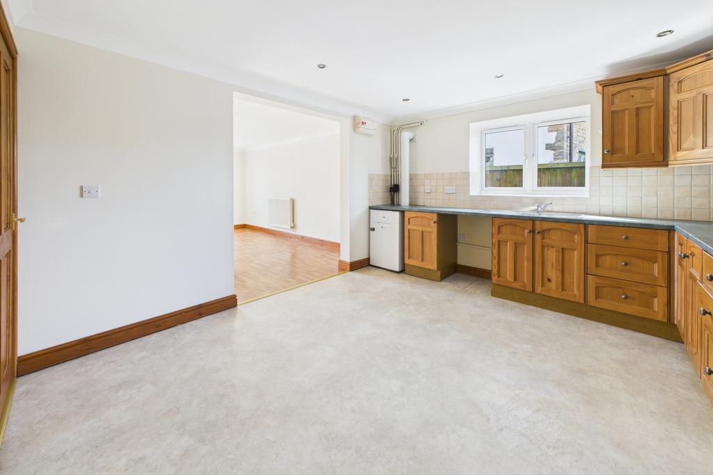 Kitchen / DIning Area