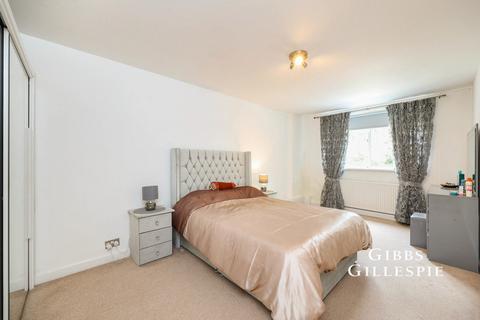 2 bedroom flat to rent, Leamington House, 23 Stonegrove, Edgware, HA8