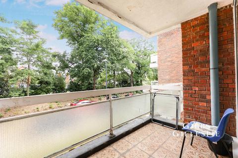 2 bedroom flat to rent, Leamington House, 23 Stonegrove, Edgware, HA8