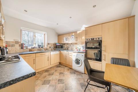 undefined, Heathbourne Road, Bushey, WD23