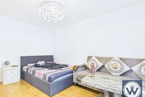 undefined, Gainsborough Road, Hayes, UB4 8NZ