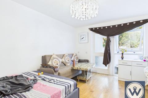 undefined, Gainsborough Road, Hayes, UB4 8NZ